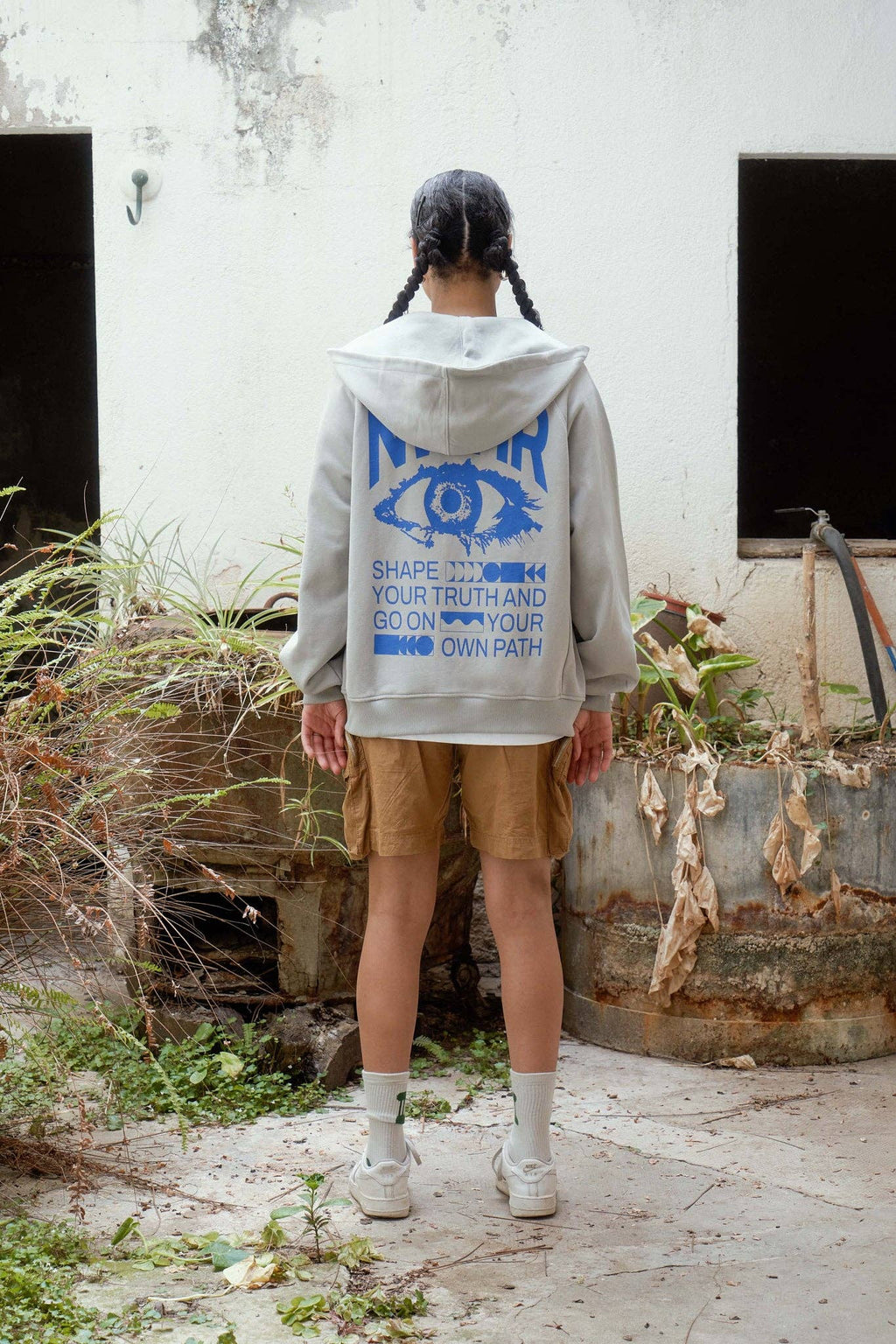 NWHR - Eye Zipper Sweatshirt